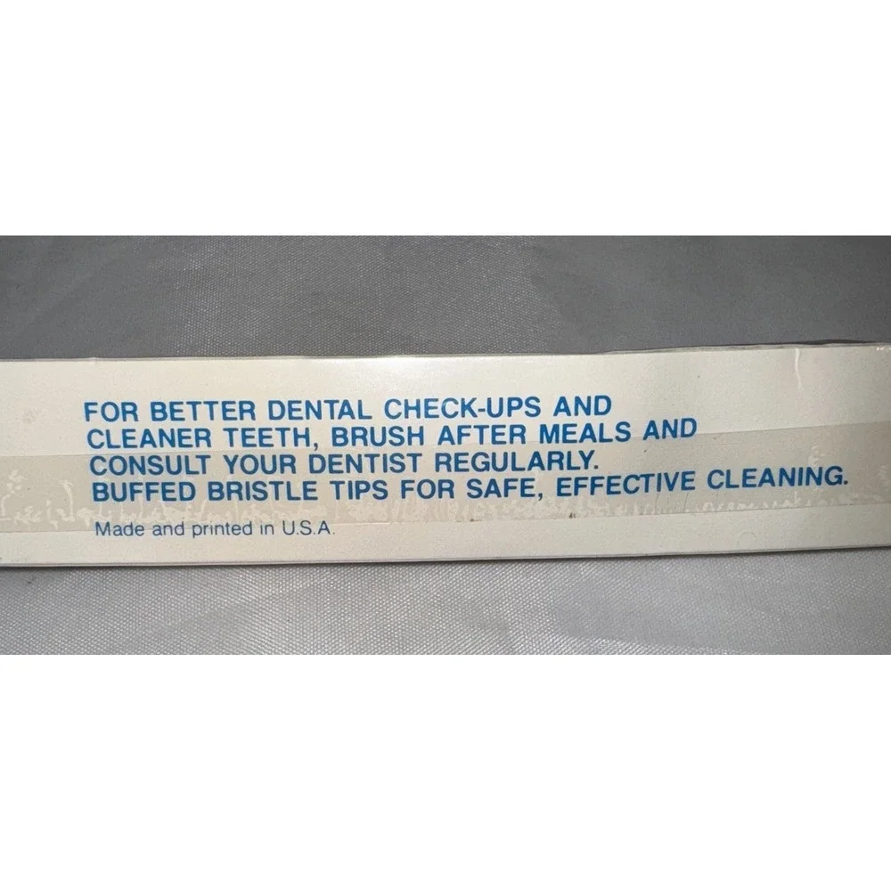 Vintage‎ Du-Pont DuPont Nylon Toothbrush Medium NOS